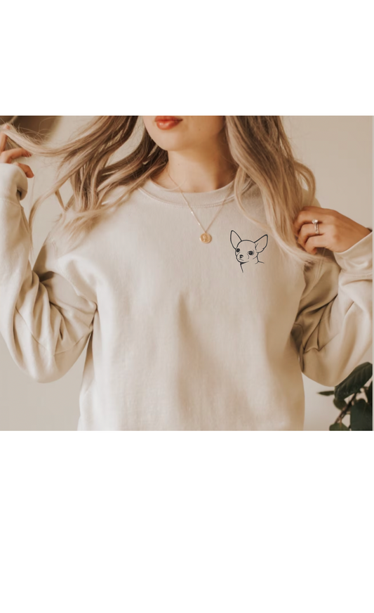 Chihuahua Mamá Embroidery Crewneck